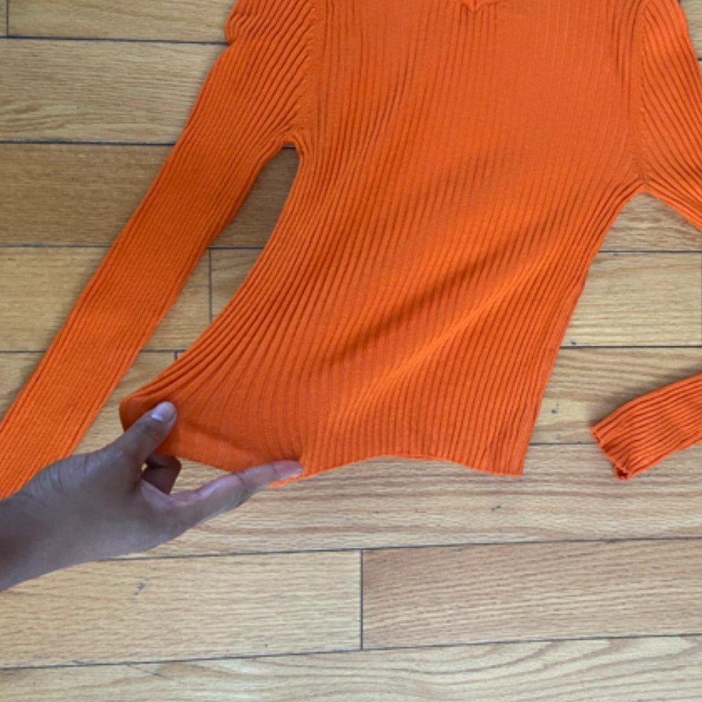 Long Sleeve Ribbed Tee - Picture 4 of 4
